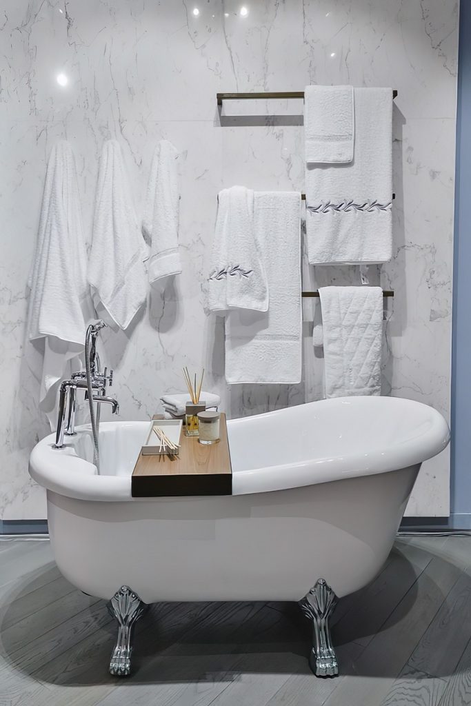 How to Create a Relaxing Spa-Like Atmosphere in Your Bathroom